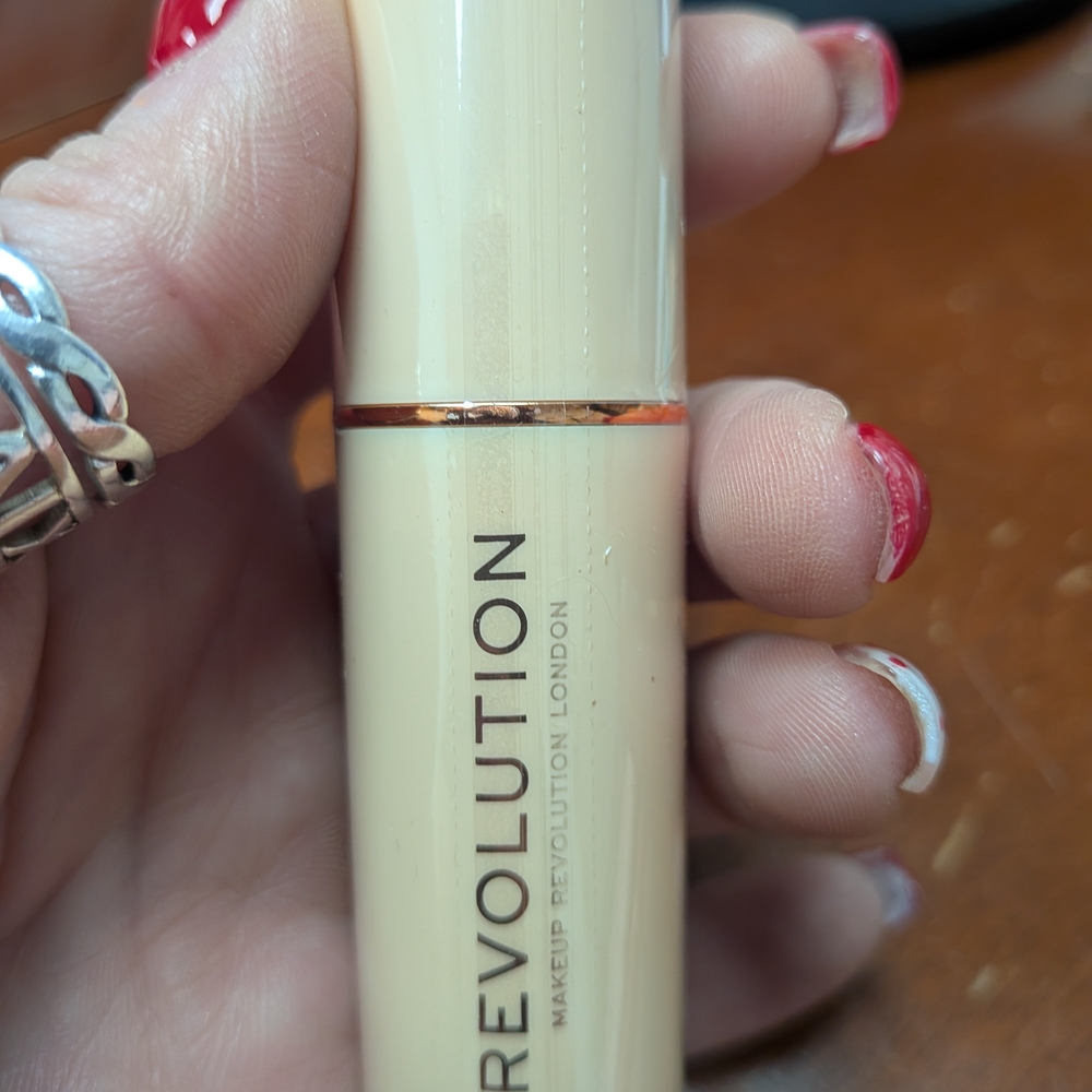 Revolution Beige Concealer